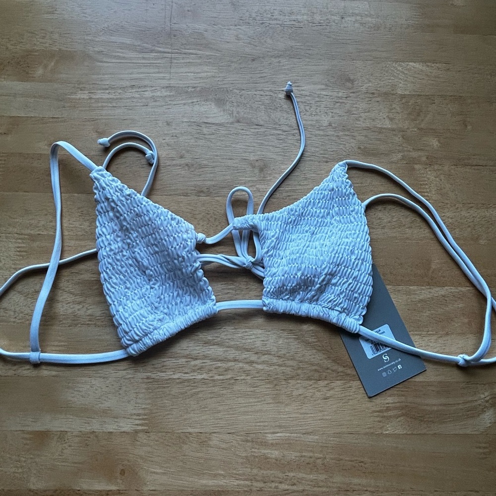 UK 6-8 bikini top